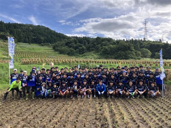 モンテ棚田米の稲刈り