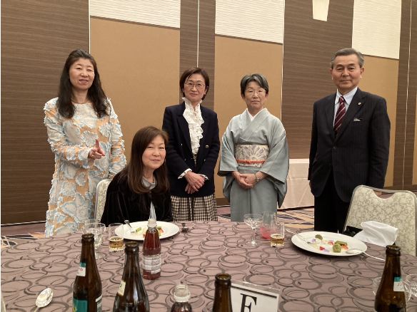 �O���[�v�_�v�̉�𗬉� 2025